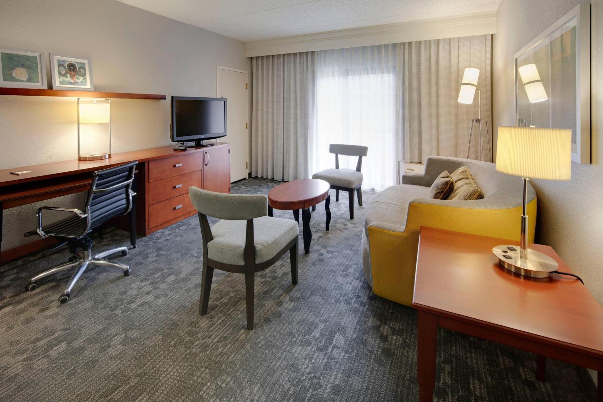 סמירנה Courtyard By Marriott Atlanta Windy Hill/Ballpark מראה חיצוני תמונה
